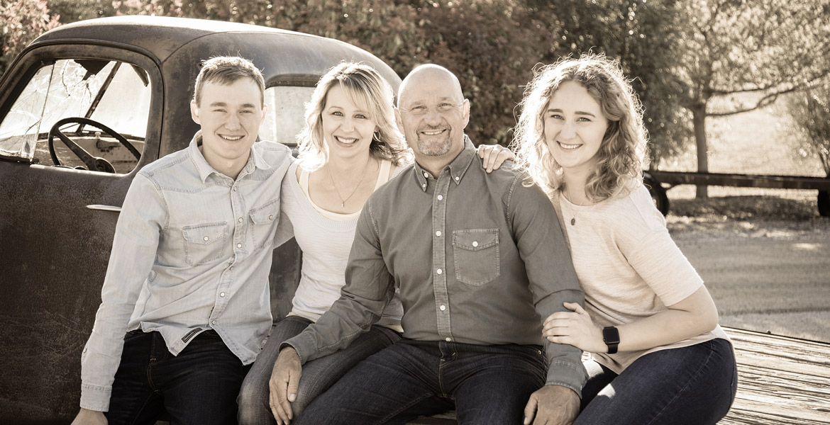 Atascadero Outdoor Family Portrait - Winery Family Pictures - Studio 101 West Photography