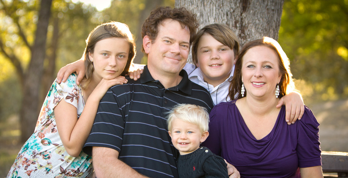 Templeton Outdoor Family Portrait - Studio 101 West Photography