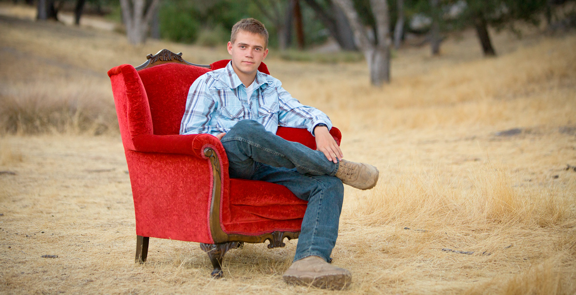 Templeton Senior Portrait Portrait - Guitarist Senior Pictures - Studio 101 West Photography