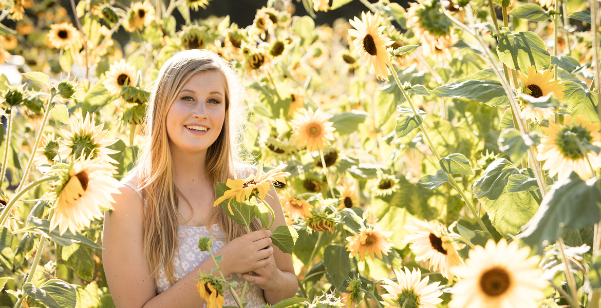 Central Coast Senior Portrait Photography - Atascadero Sunflower Senior Pictures - Studio 101 West Photography