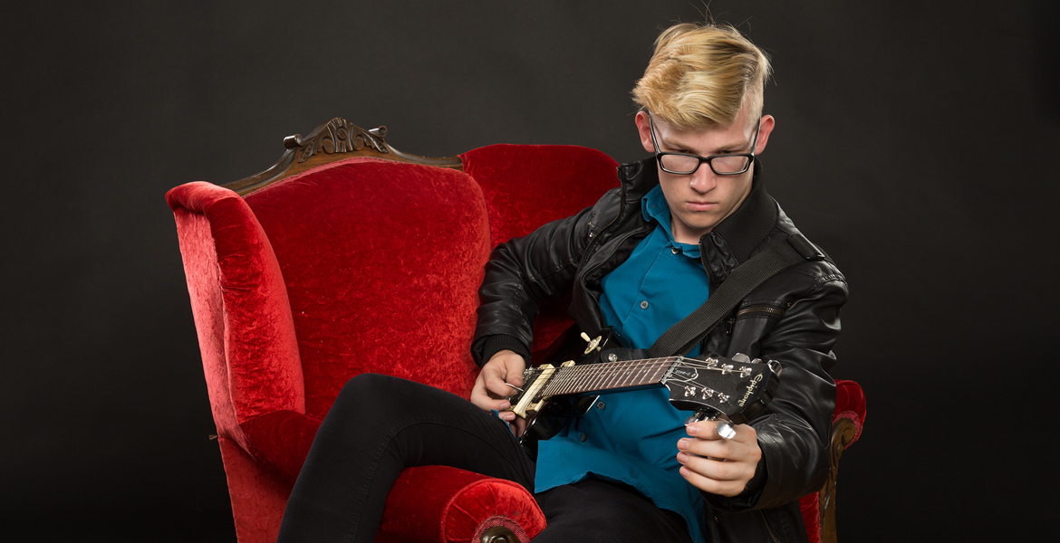 Atascadero High School Senior Portrait - Musician Senior Portrait Photography - Senior Pictures in Studio - Paso Robles Senior Pictures - Local Photographer Near Me - Studio 101 West Photography